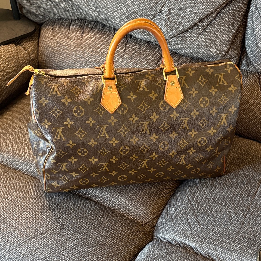 Louis Vuitton Speedy 40 Monogram Boston Bag- Preowned - Picture 4 of 17